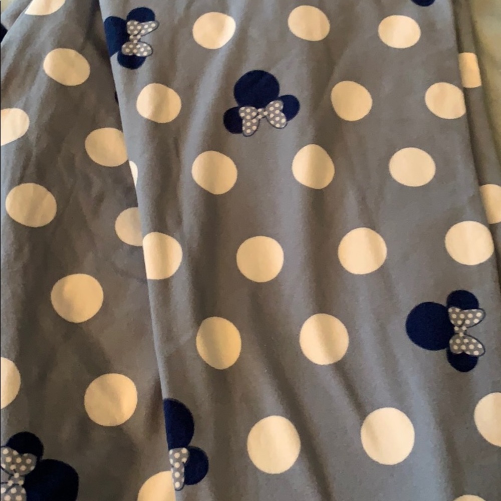 New Minnie Mouse Disney Lularoe OS leggings 🍒